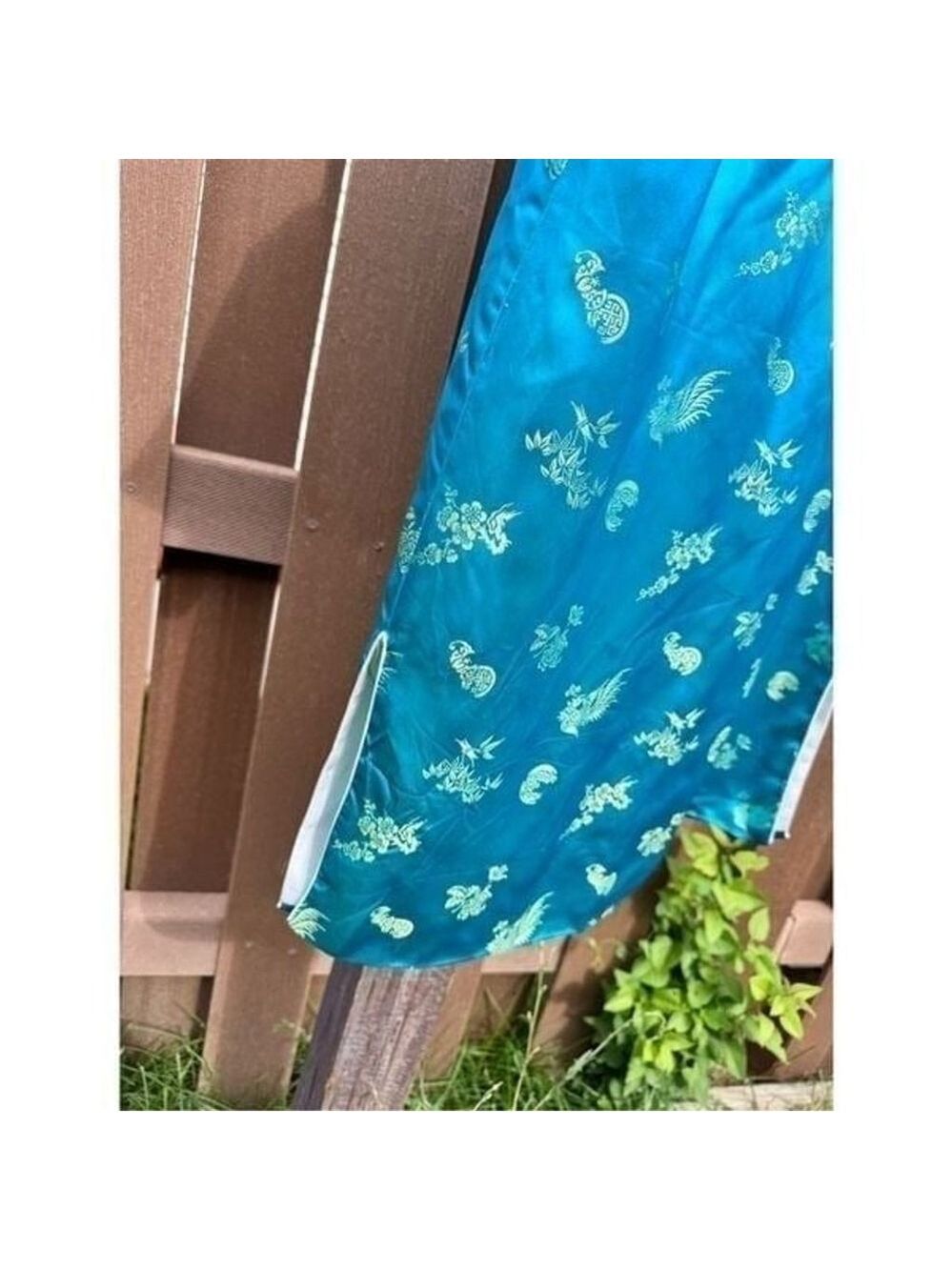 Cheongsam dress shiny silky blue med Hong Kong ornate gold embroidery white sati - Picture 11 of 12